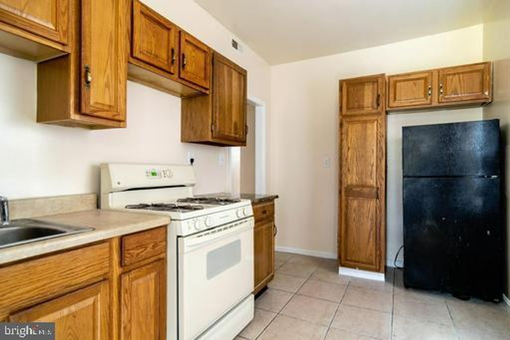 Image 7 of property listing at 66 S MONASTERY AVE, Baltimore, MD 21229