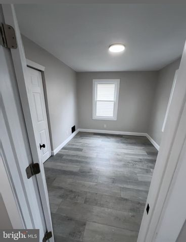 500 GREENWICH AVE, Paulsboro, NJ 08066