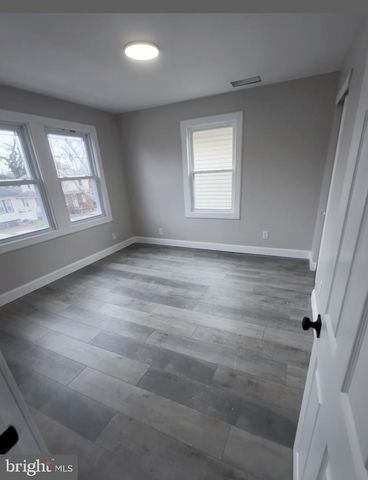 500 GREENWICH AVE, Paulsboro, NJ 08066