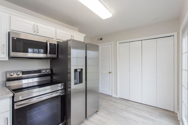 2424 Robbie Ct, Nashville, TN 37214