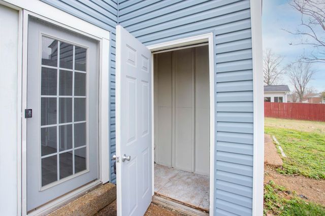 2424 Robbie Ct, Nashville, TN 37214