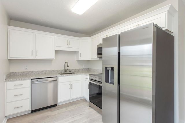 2424 Robbie Ct, Nashville, TN 37214