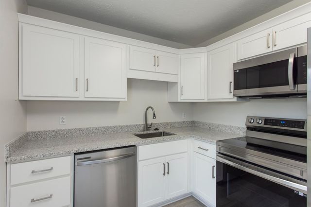 2424 Robbie Ct, Nashville, TN 37214