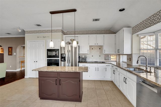 4019 Whitby Lane, Grapevine, TX 76051