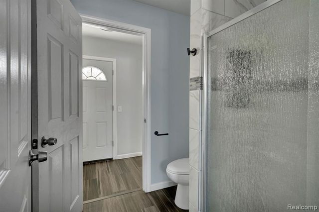 2514 N Genesee Road, Burton, MI 48509