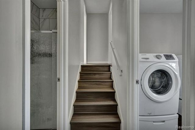 2514 N Genesee Road, Burton, MI 48509