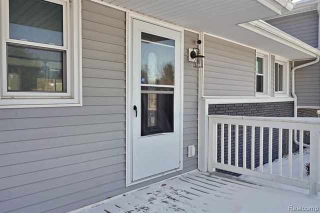 2514 N Genesee Road, Burton, MI 48509