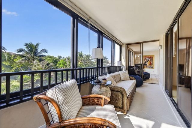 2220 S Ocean Boulevard 302, Delray Beach, FL 33483
