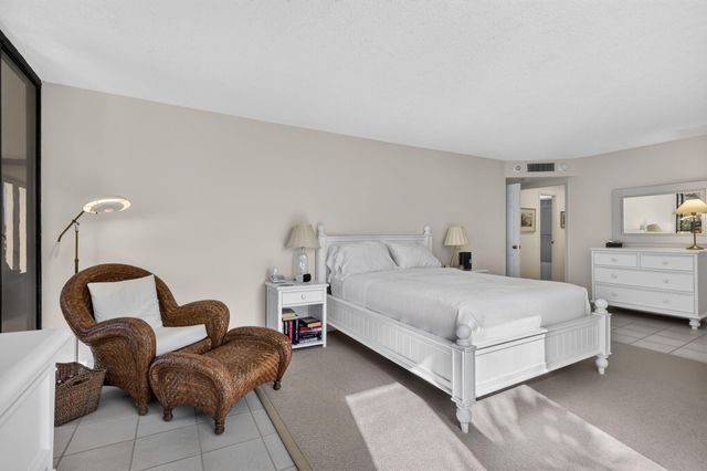 2220 S Ocean Boulevard 302, Delray Beach, FL 33483