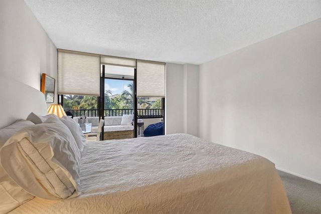 2220 S Ocean Boulevard 302, Delray Beach, FL 33483