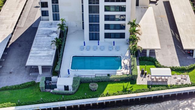 2220 S Ocean Boulevard 302, Delray Beach, FL 33483