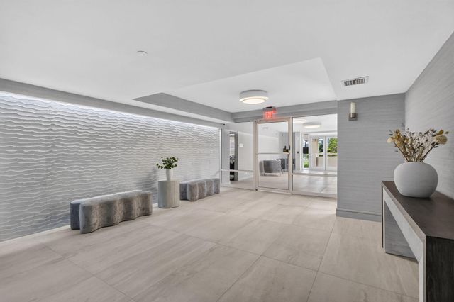 2220 S Ocean Boulevard 302, Delray Beach, FL 33483