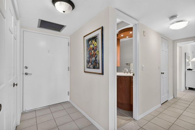 2220 S Ocean Boulevard 302, Delray Beach, FL 33483