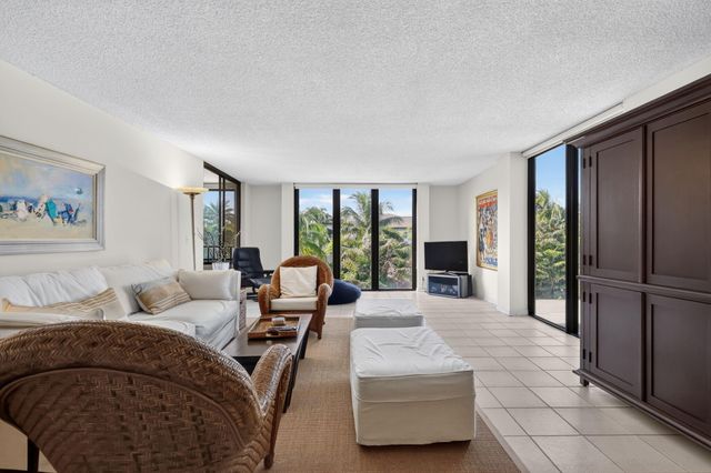 2220 S Ocean Boulevard 302, Delray Beach, FL 33483