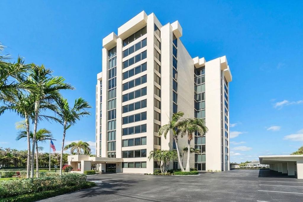 2220 S Ocean Boulevard 302, Delray Beach, FL 33483