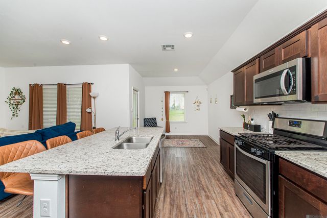 734 Lambot Ave, Zachary, LA 70791