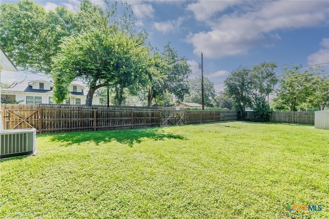 626 Saint Vincent Street, Gonzales, TX 78629