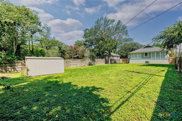 626 Saint Vincent Street, Gonzales, TX 78629