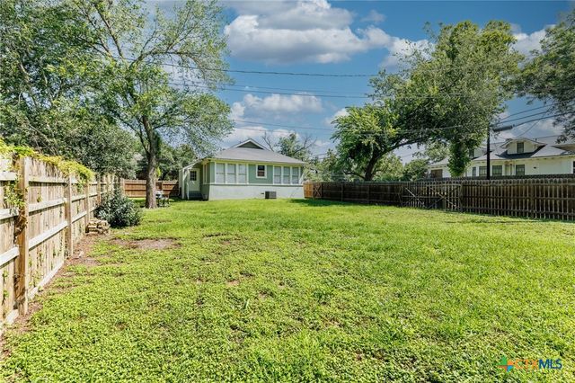 626 Saint Vincent Street, Gonzales, TX 78629