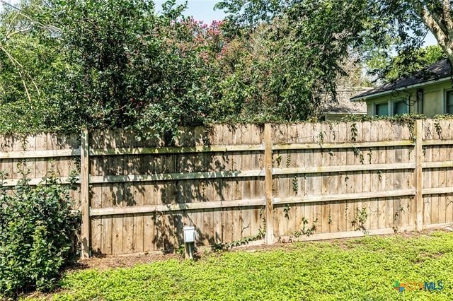 626 Saint Vincent Street, Gonzales, TX 78629