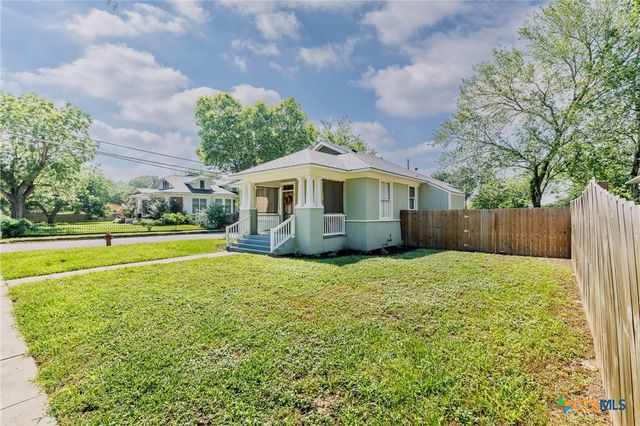 626 Saint Vincent Street, Gonzales, TX 78629