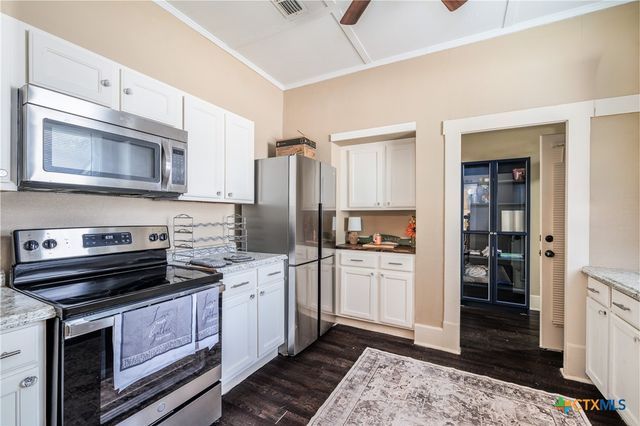 626 Saint Vincent Street, Gonzales, TX 78629