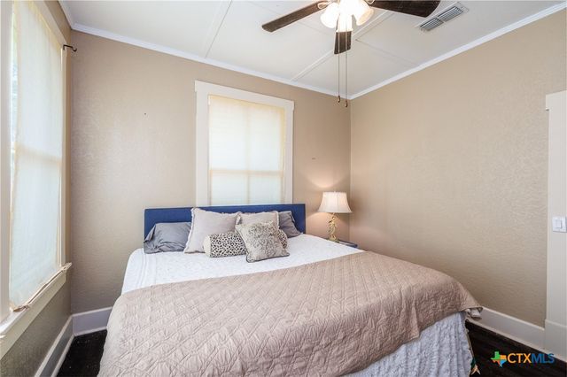 626 Saint Vincent Street, Gonzales, TX 78629