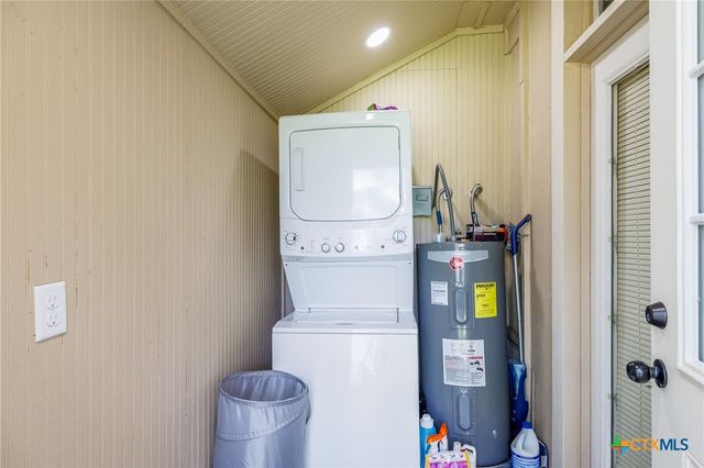 626 Saint Vincent Street, Gonzales, TX 78629