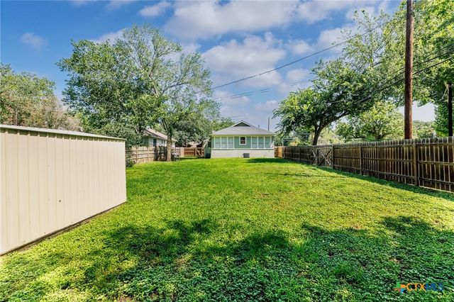 626 Saint Vincent Street, Gonzales, TX 78629