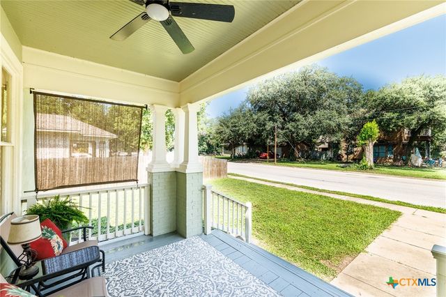 626 Saint Vincent Street, Gonzales, TX 78629