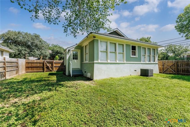 626 Saint Vincent Street, Gonzales, TX 78629