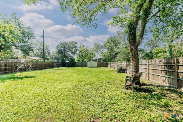 626 Saint Vincent Street, Gonzales, TX 78629