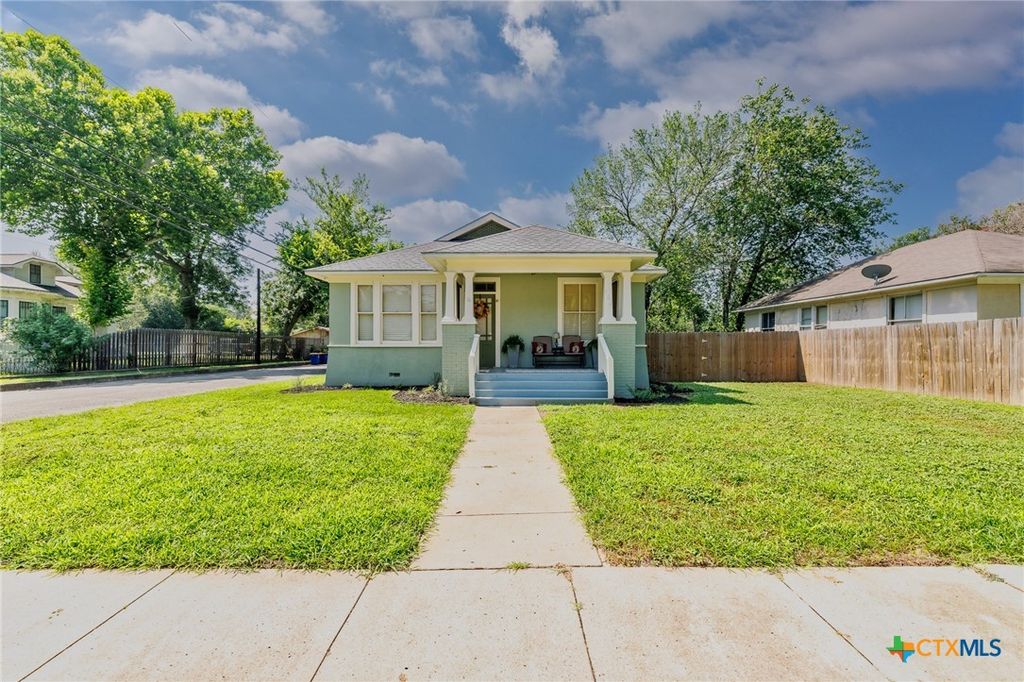 626 Saint Vincent Street, Gonzales, TX 78629