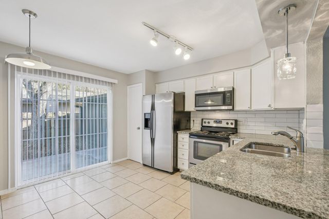 11906 Broad Oaks DR A, Austin, TX 78759