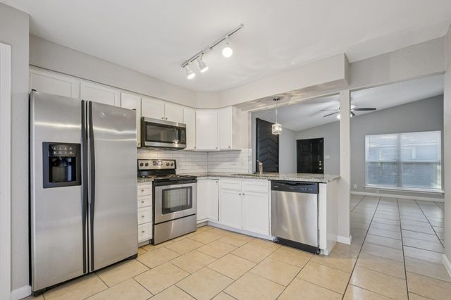 11906 Broad Oaks DR A, Austin, TX 78759