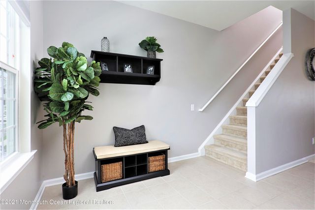 137 Beacon Lane 605, Eatontown, NJ 07724