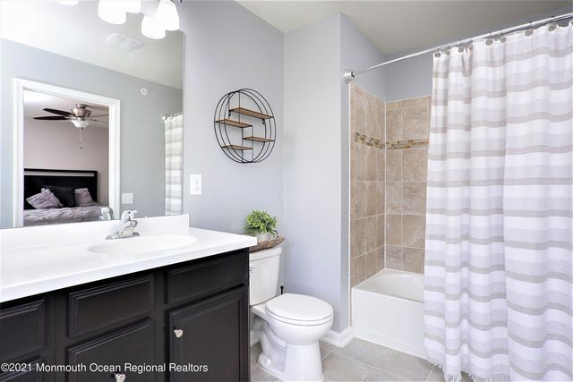137 Beacon Lane 605, Eatontown, NJ 07724