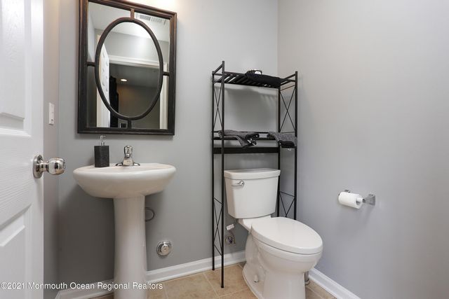 137 Beacon Lane 605, Eatontown, NJ 07724