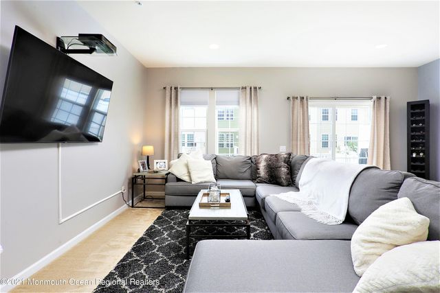 137 Beacon Lane 605, Eatontown, NJ 07724