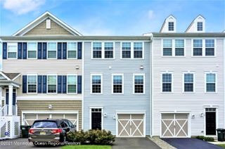 137 Beacon Lane 605, Eatontown, NJ 07724