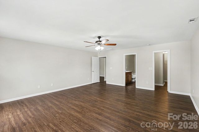 5618 Stowe Derby Drive, Charlotte, NC 28278