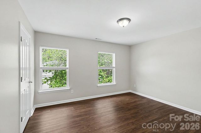 5618 Stowe Derby Drive, Charlotte, NC 28278