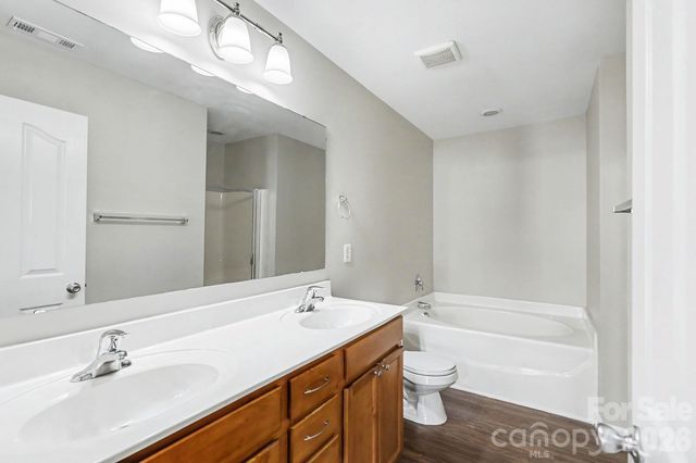 5618 Stowe Derby Drive, Charlotte, NC 28278