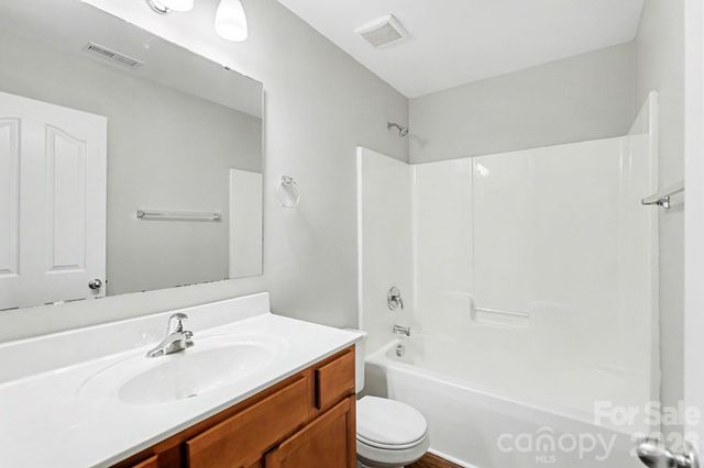 5618 Stowe Derby Drive, Charlotte, NC 28278