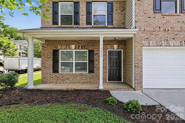 5618 Stowe Derby Drive, Charlotte, NC 28278
