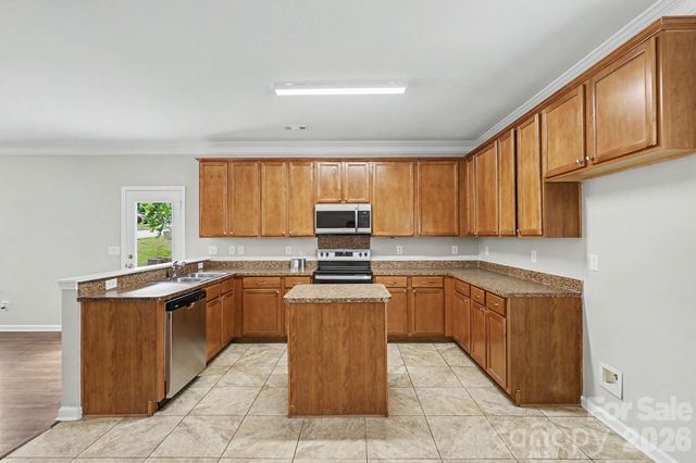 5618 Stowe Derby Drive, Charlotte, NC 28278