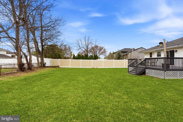 20 DUNCAN DR, Hamilton, NJ 08690