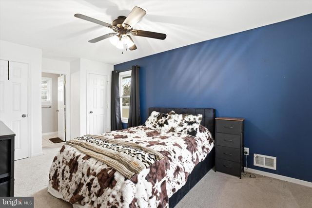 20 DUNCAN DR, Hamilton, NJ 08690