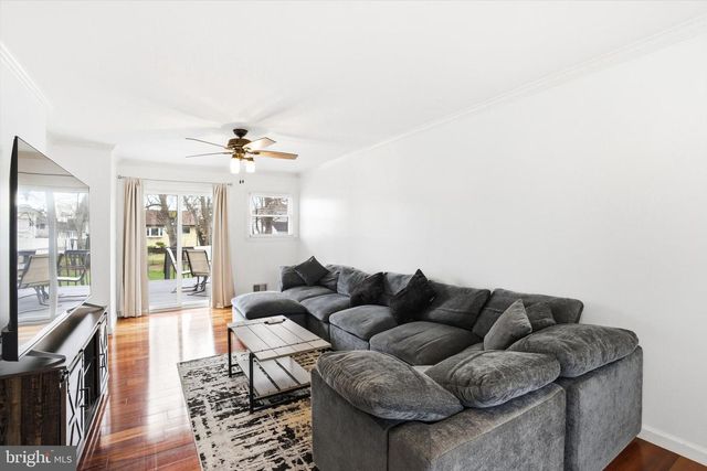 20 DUNCAN DR, Hamilton, NJ 08690