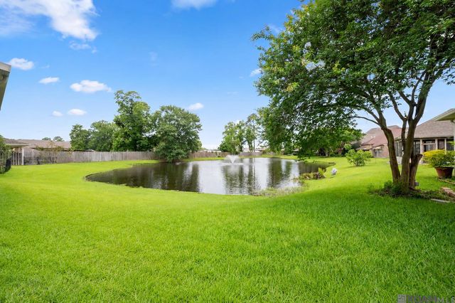10837 Woodleaf Ave, Baton Rouge, LA 70816